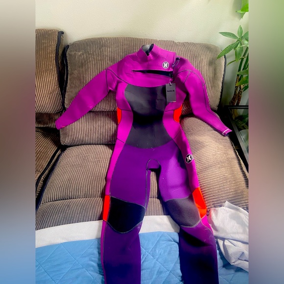 NWT!!! Hurley Women’s phantom wetsuit 303 full suit size 14. Beautiful colors! - Picture 1 of 3